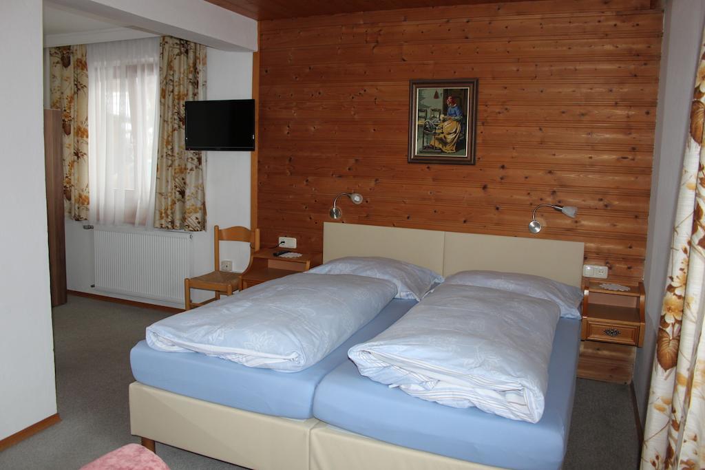 Gaestehaus Trude Waltl Fieberbrunn Kamer foto