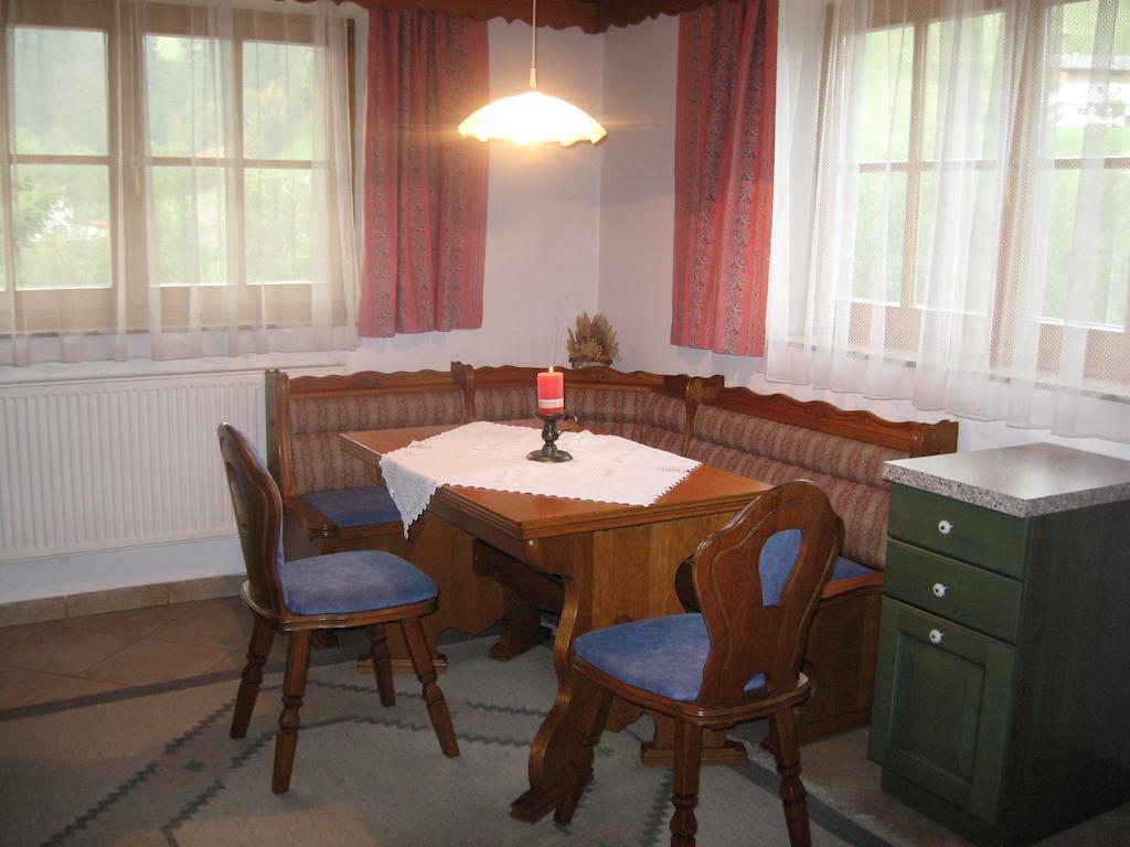 Gaestehaus Trude Waltl Fieberbrunn Kamer foto
